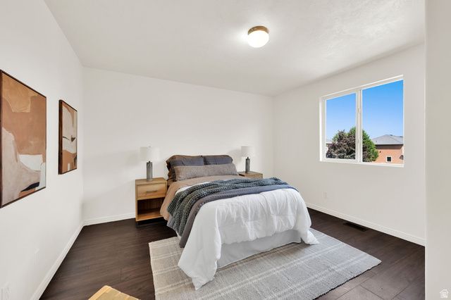 7902 S DOVE CREEK LN, West Jordan, UT 84081