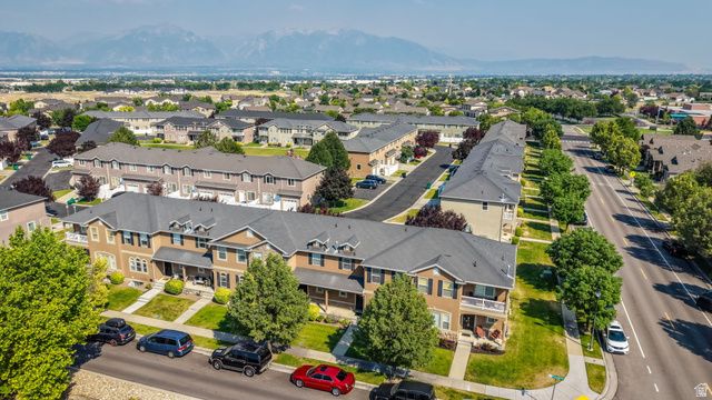 7902 S DOVE CREEK LN, West Jordan, UT 84081