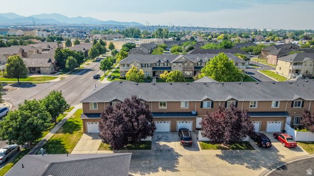 7902 S DOVE CREEK LN, West Jordan, UT 84081