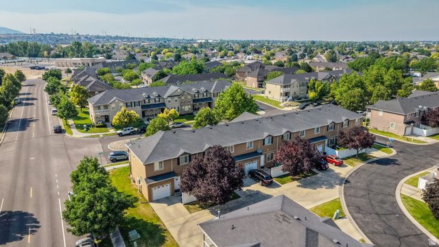 7902 S DOVE CREEK LN, West Jordan, UT 84081