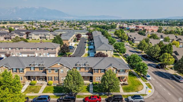 7902 S DOVE CREEK LN, West Jordan, UT 84081