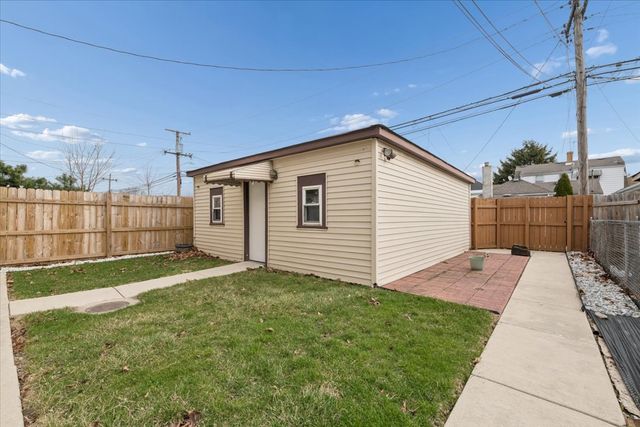 1341 Ridgeland Avenue 2, Berwyn, IL 60402