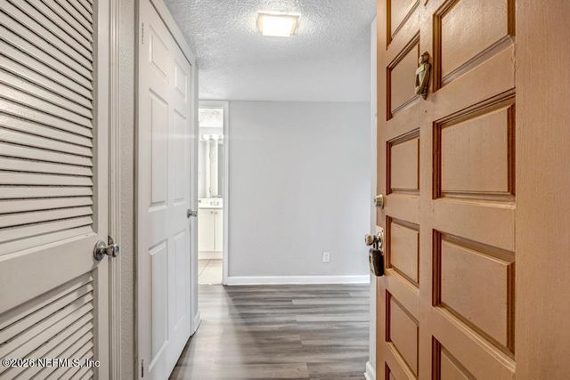 3906 MISSION Drive 1, Jacksonville, FL 32217