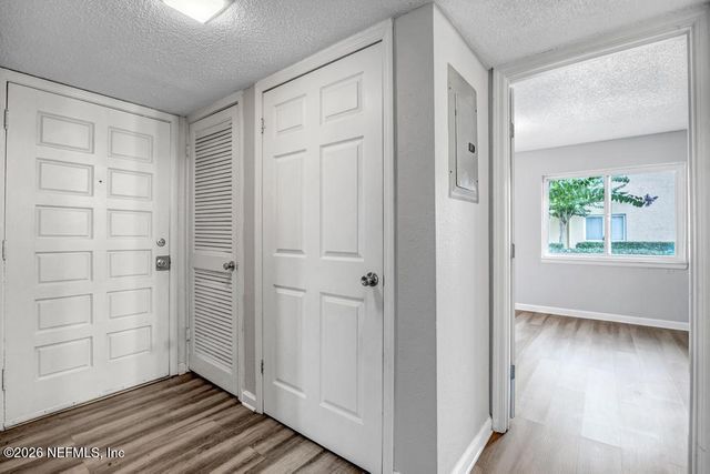 3906 MISSION Drive 1, Jacksonville, FL 32217