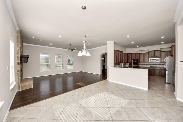 4002 Broadmoor Drive, Mont Belvieu, TX 77523