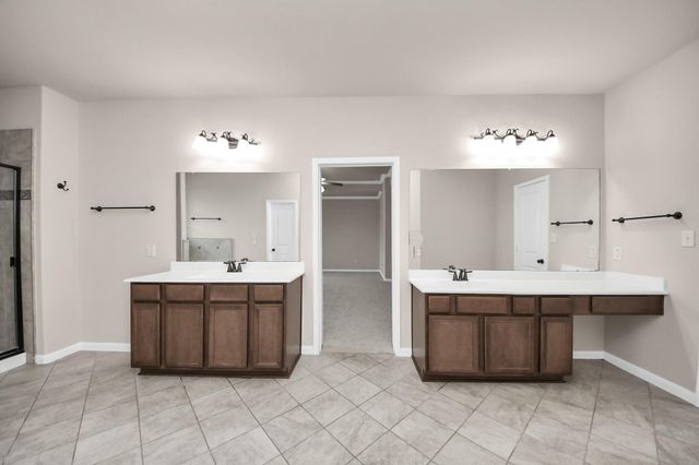 4002 Broadmoor Drive, Mont Belvieu, TX 77523