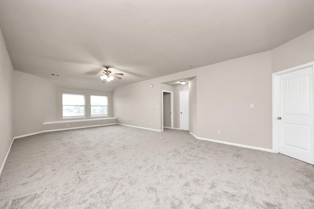 4002 Broadmoor Drive, Mont Belvieu, TX 77523