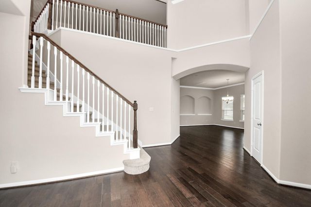 4002 Broadmoor Drive, Mont Belvieu, TX 77523