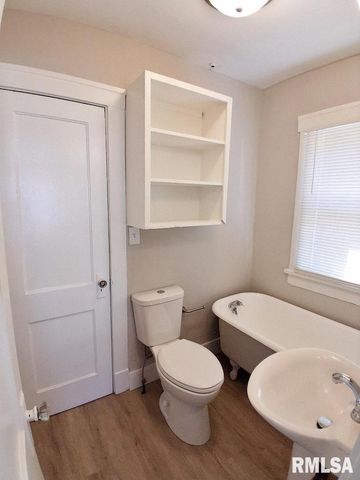 316 E MELBOURNE Avenue, Peoria, IL 61603