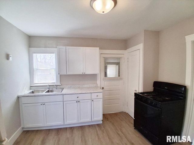 316 E MELBOURNE Avenue, Peoria, IL 61603