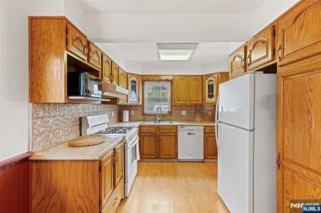 8 Huntting Drive, Dumont, NJ 07628