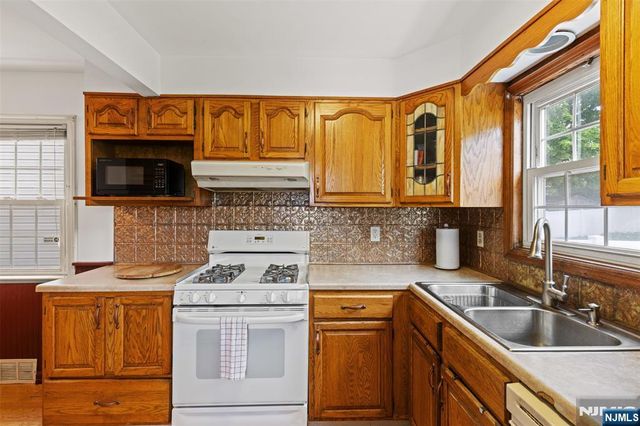 8 Huntting Drive, Dumont, NJ 07628