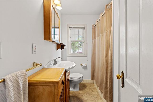 8 Huntting Drive, Dumont, NJ 07628