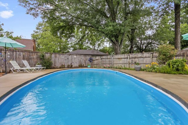 6921 STORNAWAY DR, Memphis, TN 38119