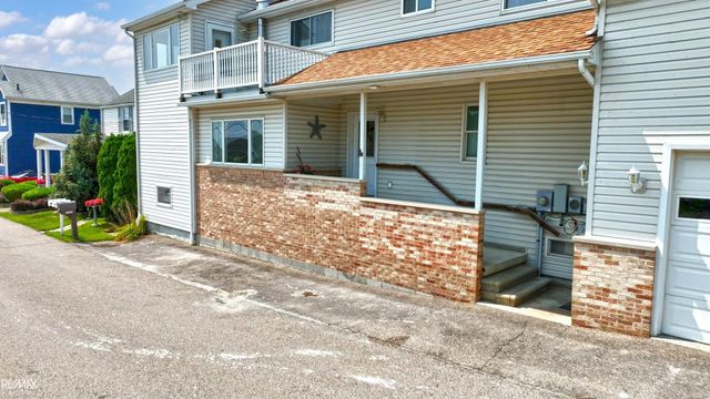 37633 Mast Court, Harrison Twp, MI 48045
