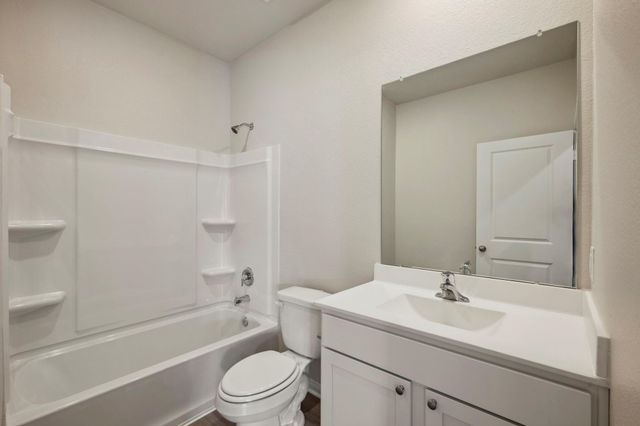 335 Kingston Way, Waller, TX 77484