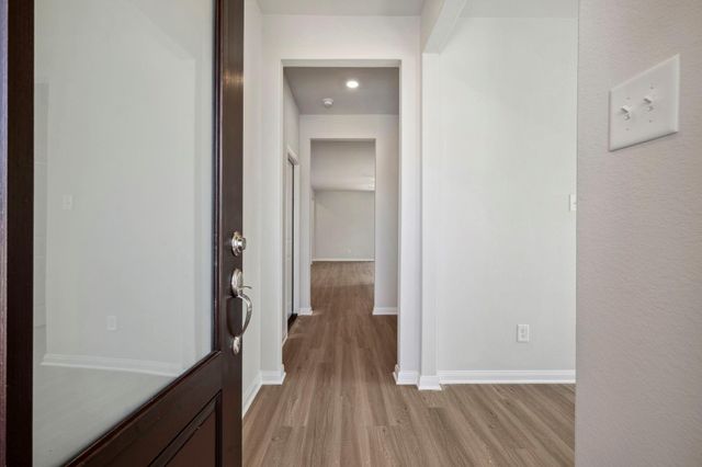 335 Kingston Way, Waller, TX 77484