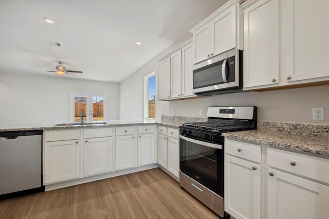 335 Kingston Way, Waller, TX 77484