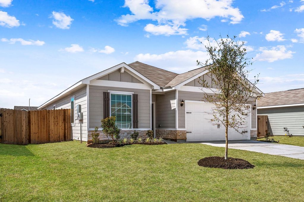 335 Kingston Way, Waller, TX 77484