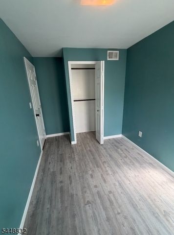 12 Brainard St, Phillipsburg Town, NJ 08865