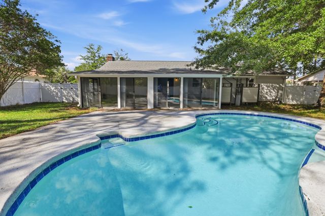 1479 Glenns Bay Rd., Surfside Beach, SC 29575