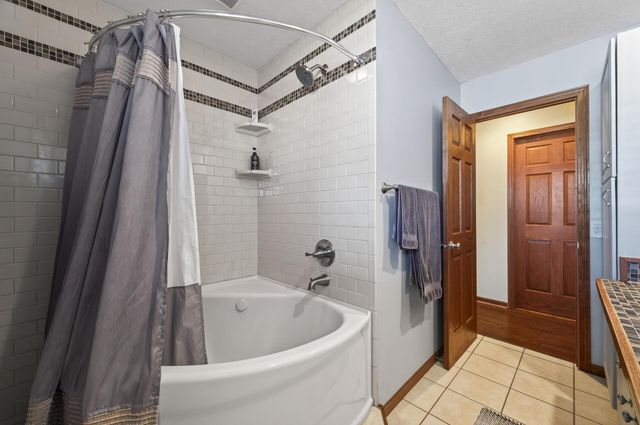 6312 Knoll Street N, Golden Valley, MN 55427