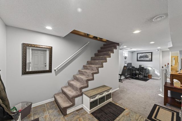 6312 Knoll Street N, Golden Valley, MN 55427