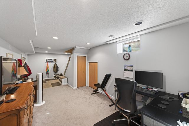 6312 Knoll Street N, Golden Valley, MN 55427