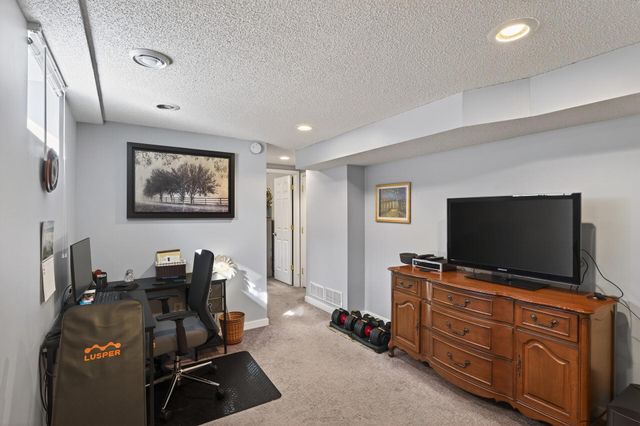 6312 Knoll Street N, Golden Valley, MN 55427