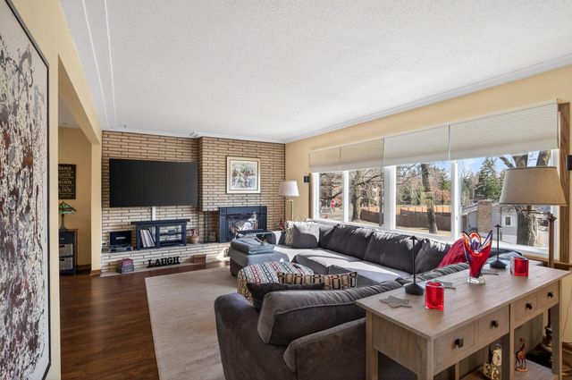 6312 Knoll Street N, Golden Valley, MN 55427