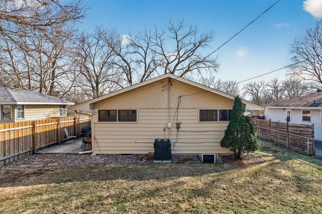 6312 Knoll Street N, Golden Valley, MN 55427