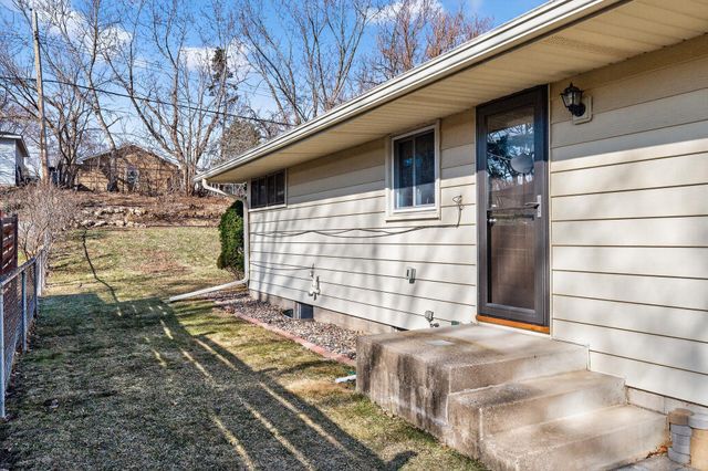 6312 Knoll Street N, Golden Valley, MN 55427