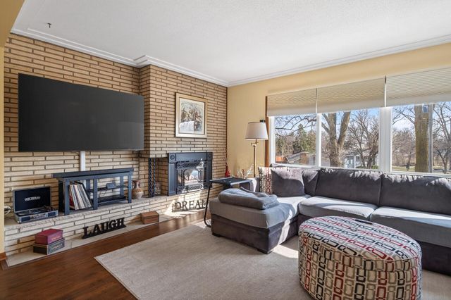 6312 Knoll Street N, Golden Valley, MN 55427