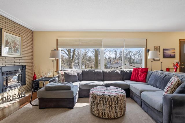 6312 Knoll Street N, Golden Valley, MN 55427