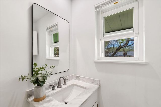 2403 Comburg Castle WAY, Austin, TX 78748