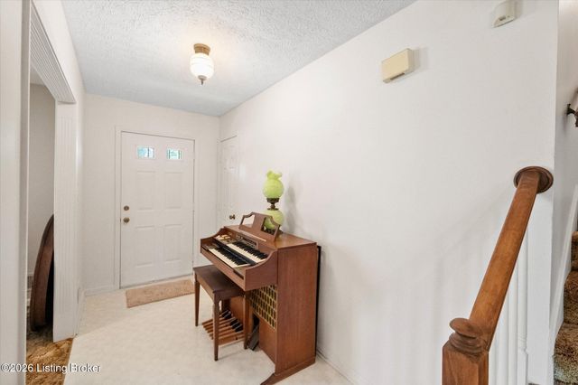 218 Somber Way, Shepherdsville, KY 40165