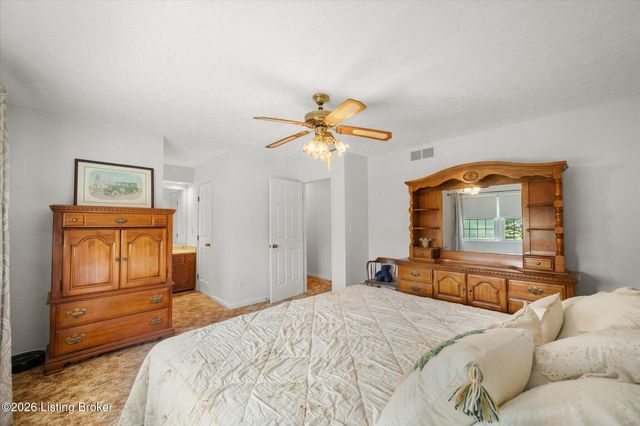 218 Somber Way, Shepherdsville, KY 40165