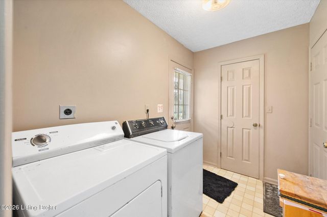 218 Somber Way, Shepherdsville, KY 40165
