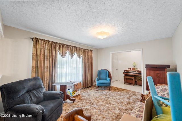 218 Somber Way, Shepherdsville, KY 40165
