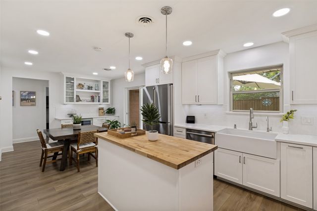 8815 Larchwood Drive, Dallas, TX 75238