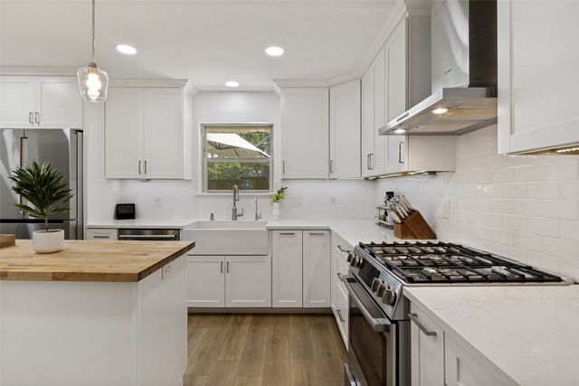 8815 Larchwood Drive, Dallas, TX 75238