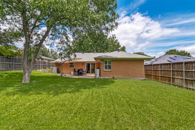 8815 Larchwood Drive, Dallas, TX 75238