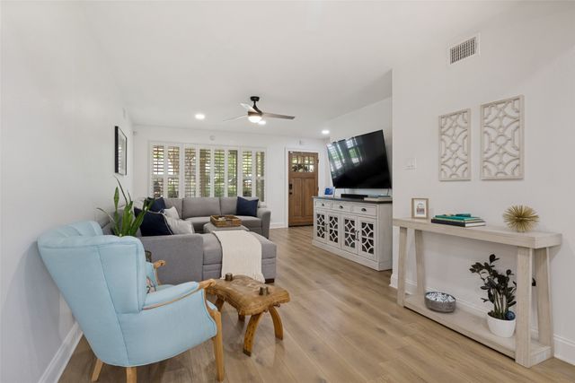 8815 Larchwood Drive, Dallas, TX 75238