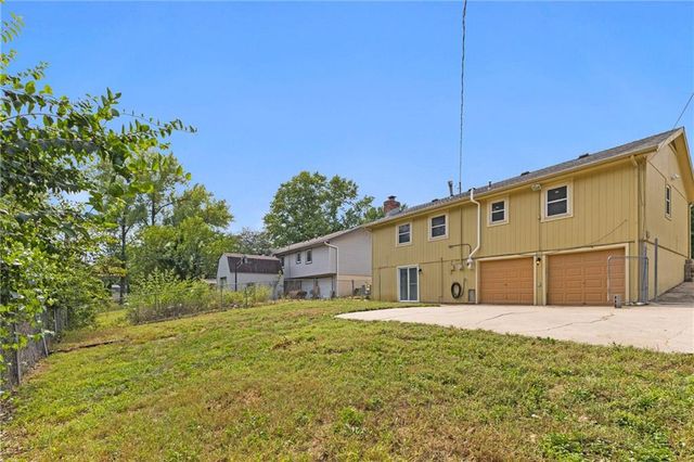 1124 N Curtis Street, Olathe, KS 66061