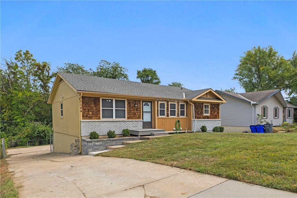 1124 N Curtis Street, Olathe, KS 66061