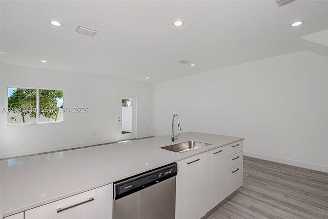 1313 NW 27 Ave, Pompano Beach, FL 33069