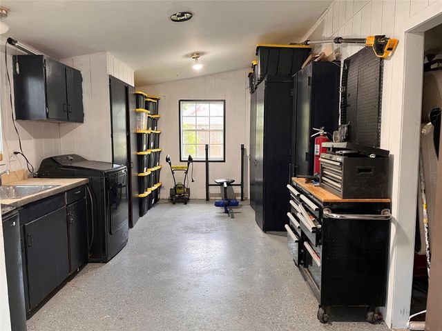 103 Greenbriar Drive, Wharton, TX 77488