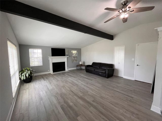 103 Greenbriar Drive, Wharton, TX 77488