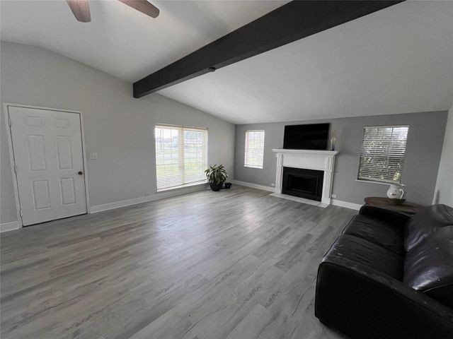 103 Greenbriar Drive, Wharton, TX 77488