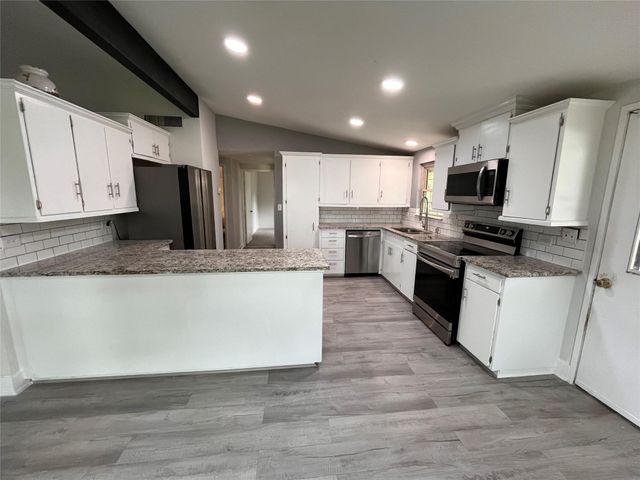 103 Greenbriar Drive, Wharton, TX 77488